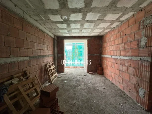 Tirane, shitet apartament 2+1+Ballkon Kati 5, 132 m² 165.000 € (Rruga Hito Cako, Astir Tirana, Albania)