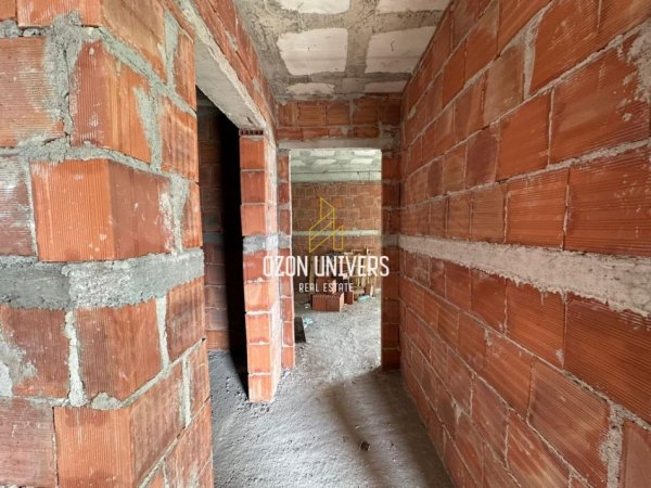 Tirane, shitet apartament 2+1+Ballkon Kati 5, 132 m² 165.000 € (Rruga Hito Cako, Astir Tirana, Albania)