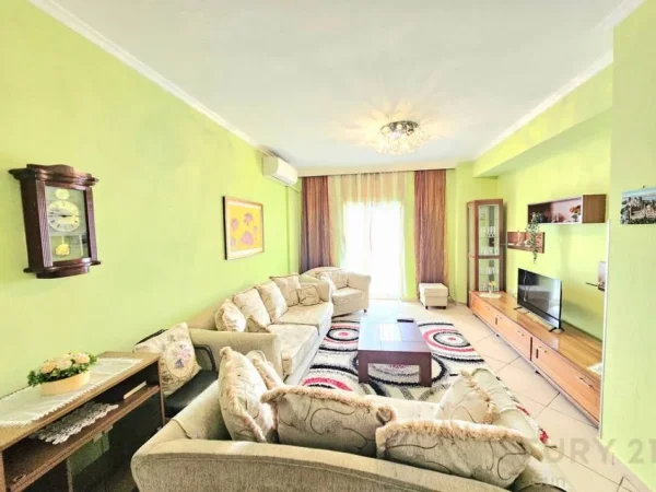 Tirane, jepet me qera apartament 2+1+Aneks+Ballkon Kati 8, 121 m² 800 € 