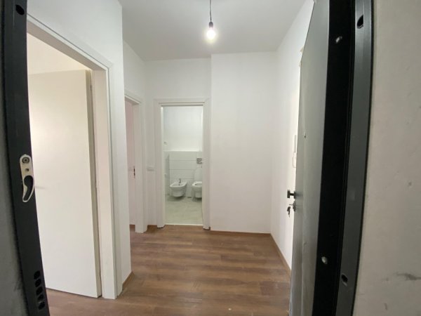 Tirane, shitet apartament 1+1 Kati 3, 69 m² 173.600 € (prane shkolles Osman Myderizi)