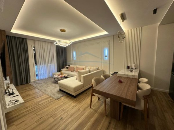Tirane, jepet me qera apartament 2+1 Kati 5, 115 m² 1.500 € (Don Bosko , Trio Tower)
