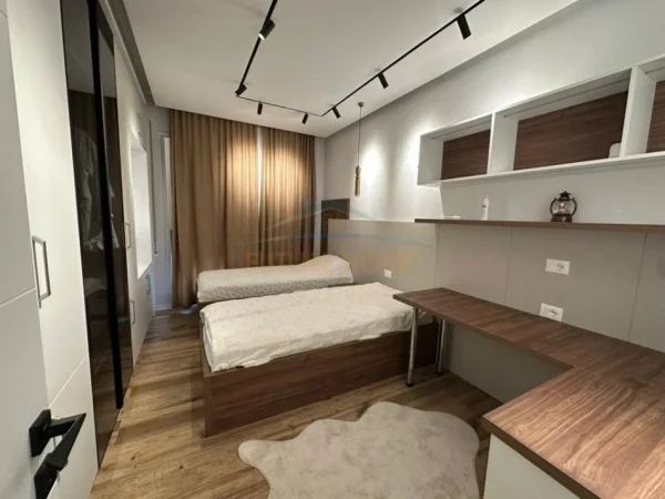 Tirane, jepet me qera apartament 2+1 Kati 5, 115 m² 1.500 € (Don Bosko , Trio Tower)
