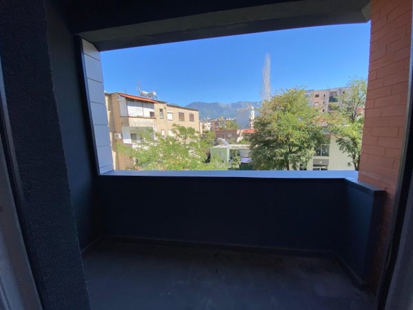 Tirane, shitet apartament 1+1 Kati 3, 69 m² 173.600 € (prane shkolles Osman Myderizi)