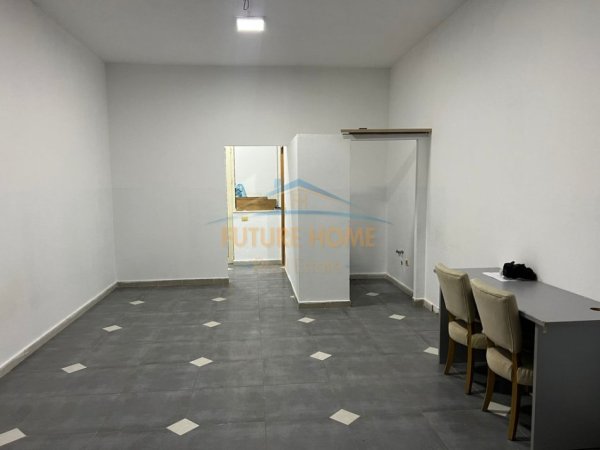 Tirane, jepet me qera zyre Kati 1, 35 m² 400 € (Astir , 2 Palmat)