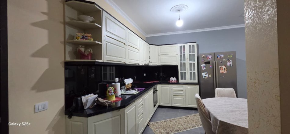 Vlore, shitet apartament 1+1+Ballkon Kati 10, 72 m² 115.000 € (Rruga Gjergj Kastrioti)