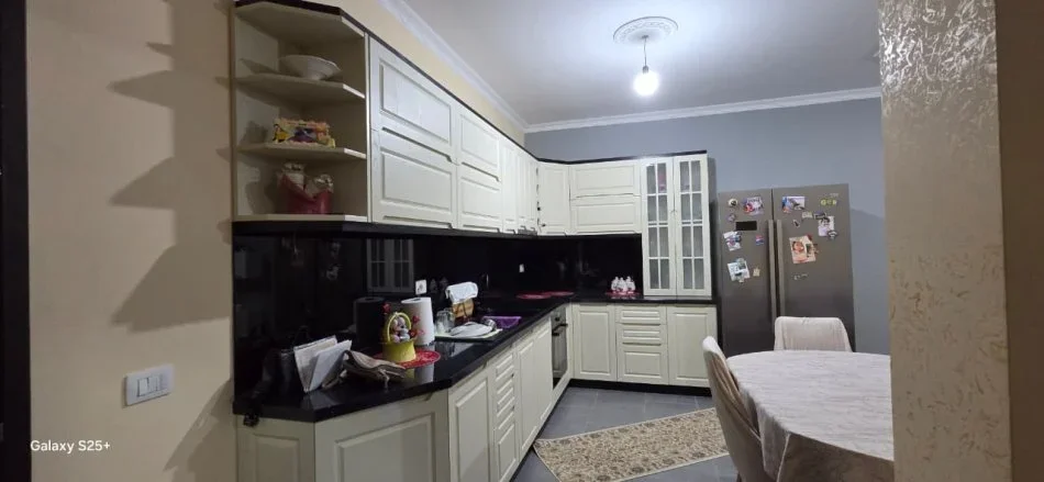 Vlore, shitet apartament 1+1+Ballkon Kati 10, 72 m² 115.000 € (Rruga Gjergj Kastrioti)