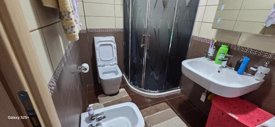 Vlore, shitet apartament 1+1+Ballkon Kati 10, 72 m² 115.000 € (Rruga Gjergj Kastrioti)