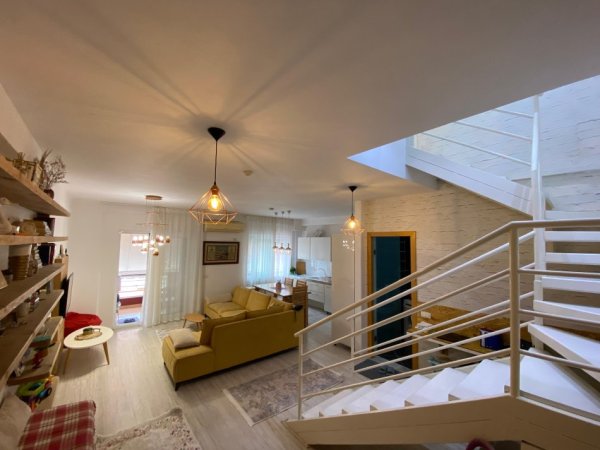 Tirane, shitet apartament duplex Dublex Kati 4, 137 m² 175.000 € (Astir)