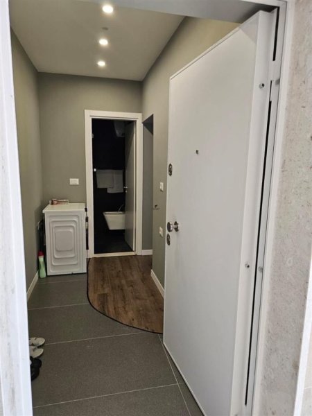 Tirane, jepet me qera apartament 1+1 Kati 1, 55 m² 700 € (RRUGA FORTUZI)