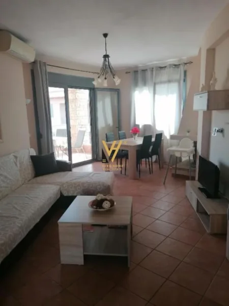 Tirane, jepet me qera apartament 2+1+Ballkon Kati 2, 110 m² 500 € (ASTIR, KOMPLEKSI FRATARI)