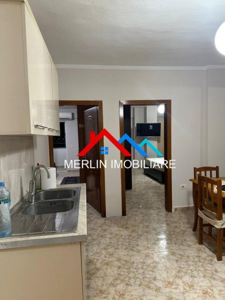 Tirane, jepet me qera apartament 2+1+Ballkon Kati 5, 120 m² 570 € (RRUGA DRITAN HOXHA)