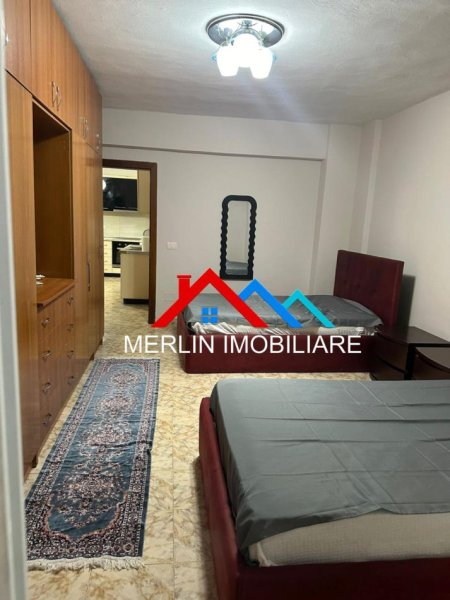 Tirane, jepet me qera apartament 2+1+Ballkon Kati 5, 120 m² 570 € (RRUGA DRITAN HOXHA)