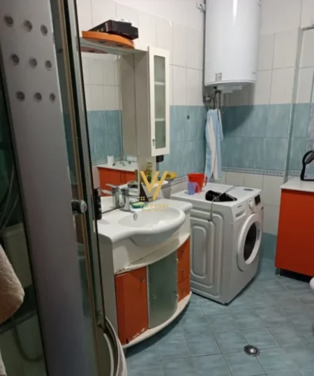 Tirane, jepet me qera apartament 1+1+Ballkon Kati 5, 90 m² 500 € (DON BOSKO)
