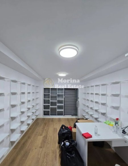Tirane, shitet ambjent biznesi Kati 1, 23 m² 120.000 € (Sheshi Willson)