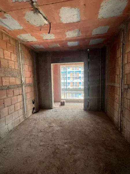 Tirane, shes apartament 2+1+Ballkon Kati 3, 102 m² 163.360 € (bulevardi bajram curri)