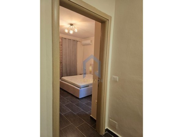 Tirane, jepet me qera apartament 2+1+Ballkon Kati 4, 110 m² 500 € 