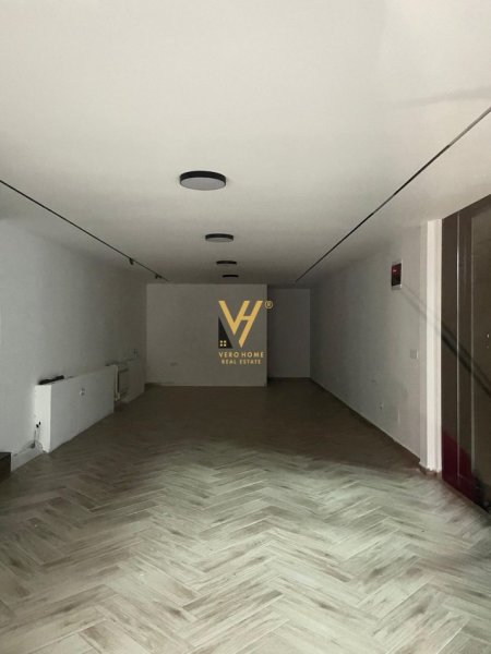 Tirane, jepet me qera zyre Kati 0, 62 m² 1.200 € (RRUGA E DIBRES)