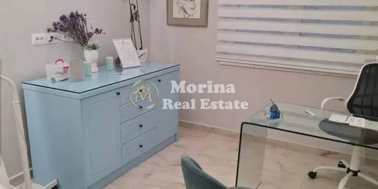 Tirane, jepet me qera ambjent biznesi Kati 0, 70 m² 1900 € (Rruga Fortuzi)