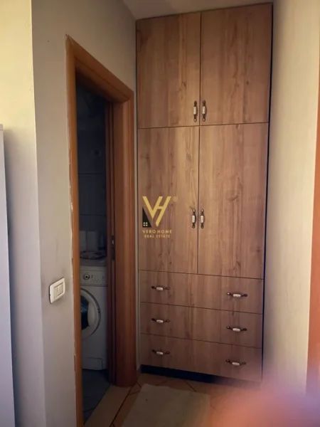 Tirane, jepet me qera apartament 1+1+Ballkon Kati 4, 70 m² 500 € (IRFAN TOMINI)