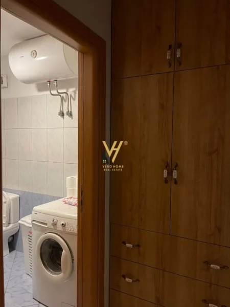 Tirane, jepet me qera apartament 1+1+Ballkon Kati 4, 70 m² 500 € (IRFAN TOMINI)