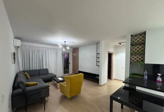 Tirane, jepet me qera apartament 3+1+Aneks+Ballkon Kati 1, 122 m² 900 € 