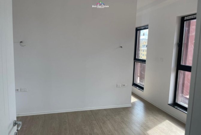 Tirane, jepet me qera zyre Kati 4, 124 m² 850 € (Rruga e Kavajes)