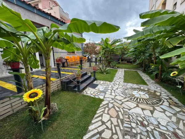 Tirane, shitet shtepi 2+1+Ballkon Kati 0, 296 m² 260.000 € (RRUGA GRAMOZ PASHKO)