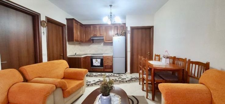 Tirane, jepet me qera apartament 2+1 Kati 4, 