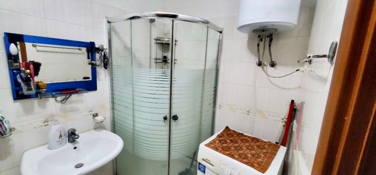 Tirane, jepet me qera apartament 2+1 Kati 4, 