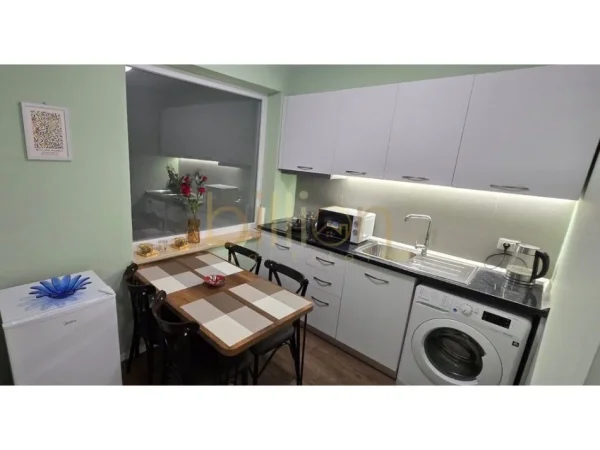 Tirane, jepet me qera 2+1 , 80 m² 850 € (Myslym Shyri)