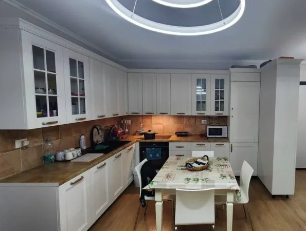 Tirane, shitet 1+1+Aneks+Ballkon Kati 5, 69 m² 130.000 € 