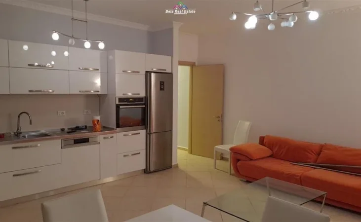 Tirane, jepet me qera apartament 2+1+Ballkon Kati 4, 110 m² 850 € (Rruga Peti)