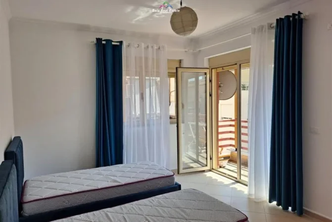 Tirane, jepet me qera apartament 2+1+Ballkon Kati 4, 110 m² 850 € (Rruga Peti)