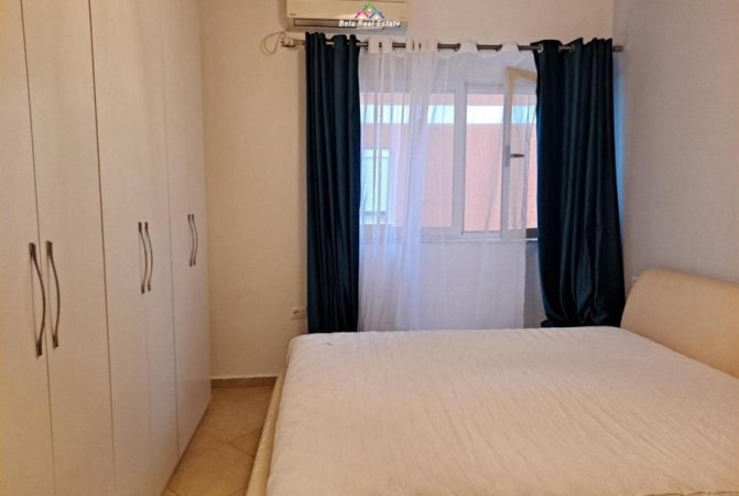 Tirane, jepet me qera apartament 2+1+Ballkon Kati 4, 110 m² 850 € (Rruga Peti)