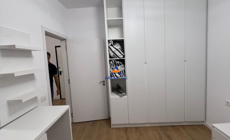 Tirane, jepet me qera apartament 1+1+Ballkon Kati 2, 58 m² 470 € (RRUGA 5 MAJI)