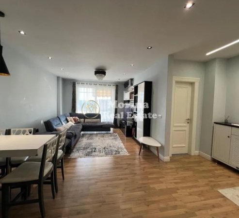 Tirane, jepet me qera apartament 2+1 Kati 8, 120 m² 550 € (Rruga Astrit Losha)