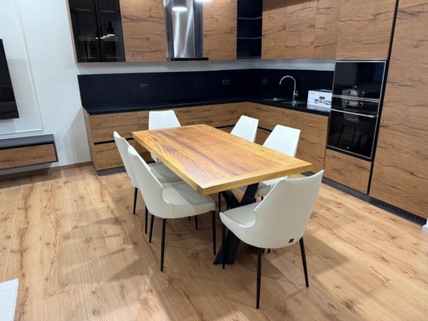 Tirane, jepet me qera apartament 2+1 Kati 2, 110 m² 1.700 € (TEG)