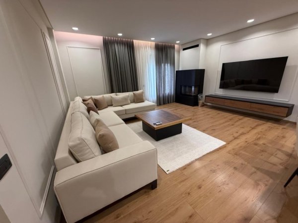 Tirane, jepet me qera apartament 2+1 Kati 2, 110 m² 1.700 € (TEG)