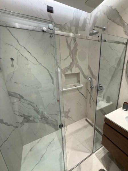 Tirane, jepet me qera apartament 2+1 Kati 2, 110 m² 1.700 € (TEG)