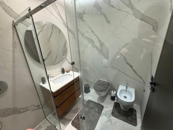 Tirane, jepet me qera apartament 2+1 Kati 2, 110 m² 1.700 € (TEG)