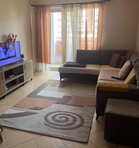 Tirane, jepet me qera apartament 1+1+Ballkon Kati 2, 50 m² 500 € (PALLATI ME SHIGJETA)