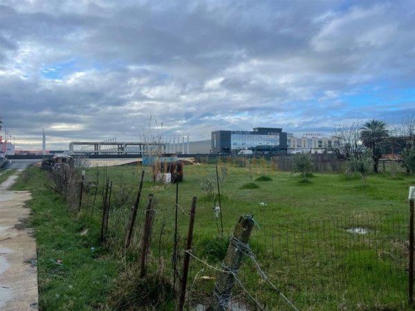 Durres, shitet toke , 2.169 m² 216.900 € 