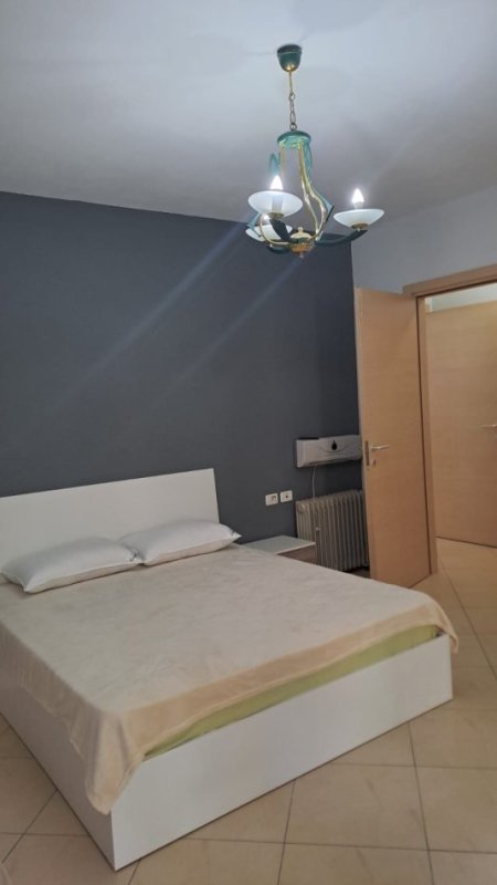 Tirane, jepet me qera apartament 2+1 , 102 m² 650 € (KOPESHTI BOTANIK)