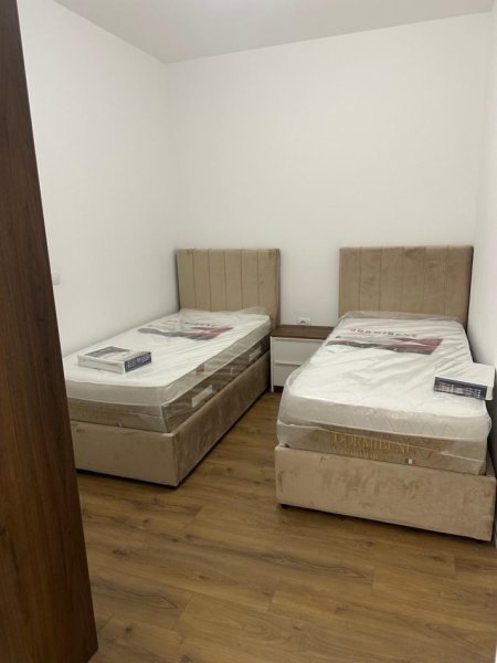 Tirane, jepet me qera apartament 2+1 Kati 8, 77 m² 1.000 € (zogu zi)