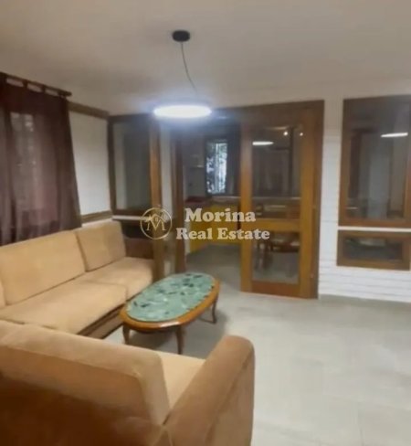 Tirane, jepet me qera apartament 1+1 Kati 1, 70 m² 350 € (Rruga Xhanfize Keko)