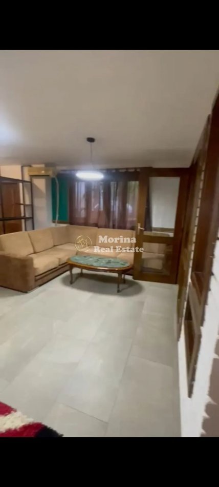 Tirane, jepet me qera apartament 1+1 Kati 1, 70 m² 350 € (Rruga Xhanfize Keko)