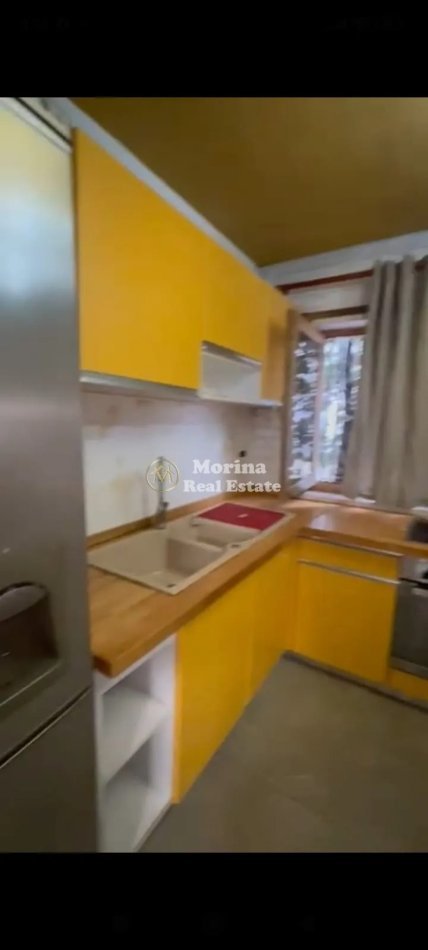 Tirane, jepet me qera apartament 1+1 Kati 1, 70 m² 350 € (Rruga Xhanfize Keko)