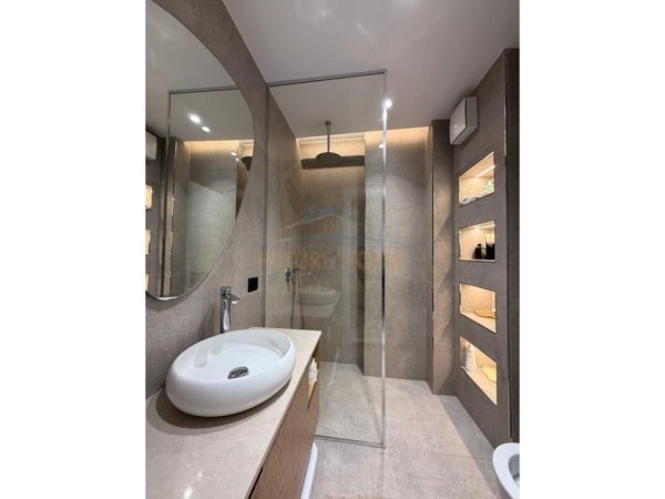 Tirane, shitet apartament 3+1 Kati 2, 165 m² 355.000 € (Kopshti Botanik)