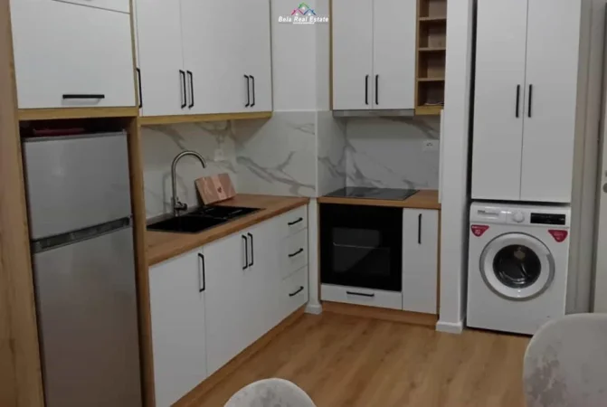 Tirane, jepet me qera apartament 1+1+Ballkon Kati 7, 45 m² 450 € (Rruga Pasho Hysa)