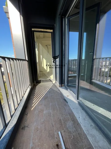 Tirane, shitet apartament 1+1 Kati 10, 53 m² 110.000 € (YZBERISHT)